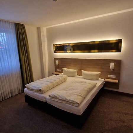 Schwarzer Adler - Hotel Garni Ipsheim Екстериор снимка