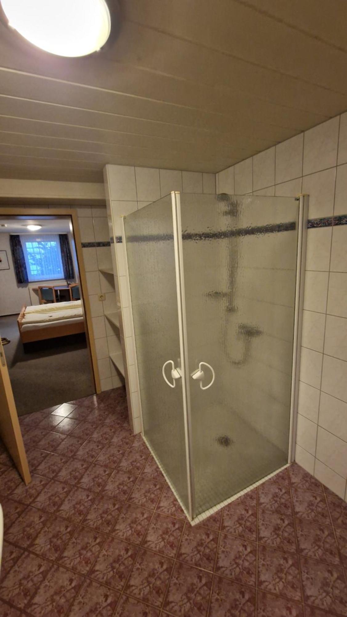 Schwarzer Adler - Hotel Garni Ipsheim Стая снимка