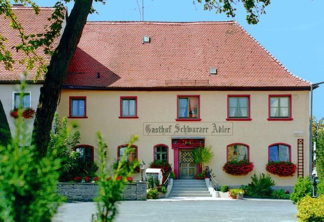 Schwarzer Adler - Hotel Garni Ipsheim Екстериор снимка