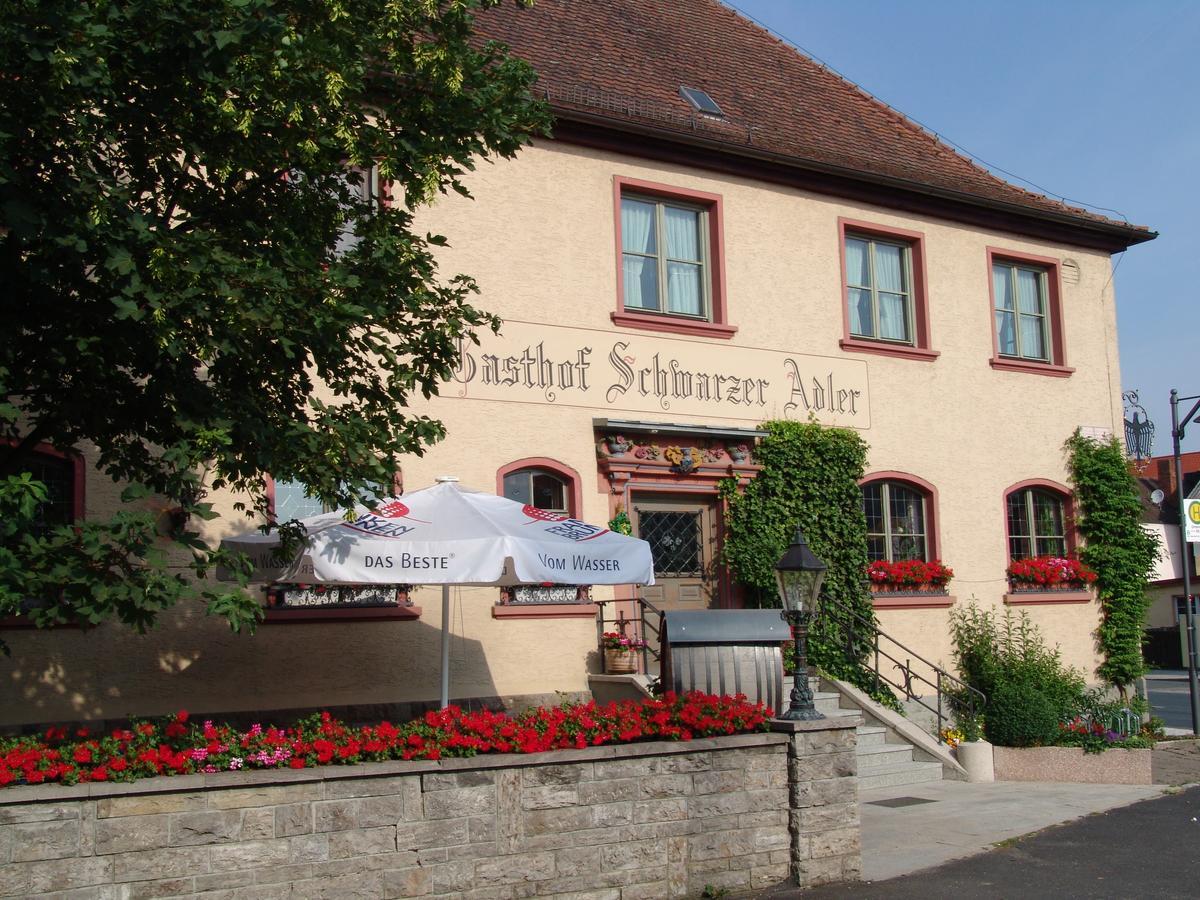 Schwarzer Adler - Hotel Garni Ipsheim Екстериор снимка